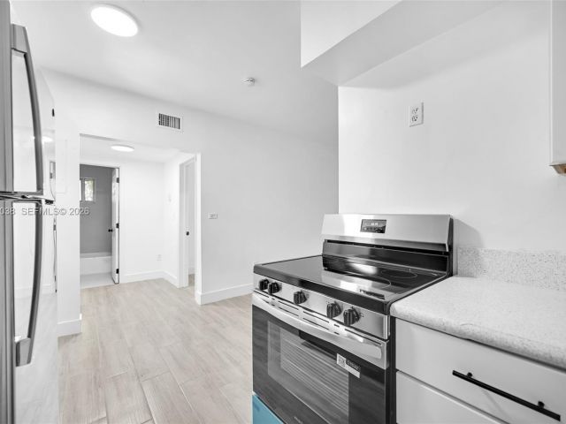 2-bedroom home for rent in Miami - 1393 NW 102nd St 1393 - MondialRealty