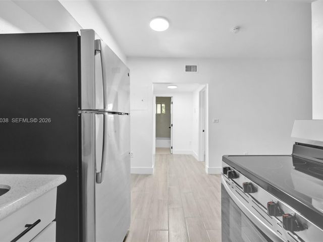 2-bedroom home for rent in Miami - 1393 NW 102nd St 1393 - MondialRealty