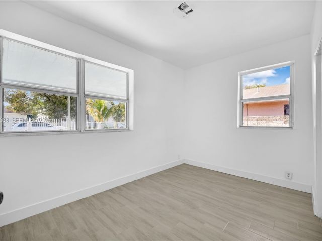2-bedroom home for rent in Miami - 1393 NW 102nd St 1393 - MondialRealty