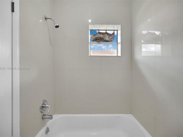 2-bedroom home for rent in Miami - 1393 NW 102nd St 1393 - MondialRealty