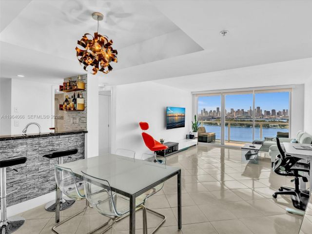 Apartment for rent  Unit #1605 - photo 7421592