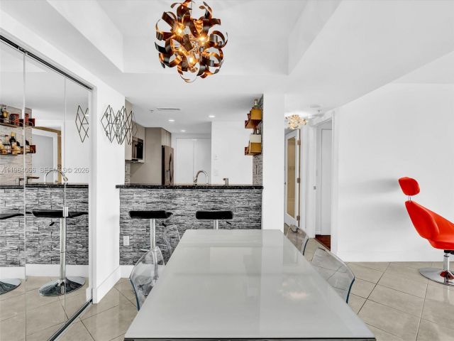 Apartment for rent  Unit #1605 - photo 7421603