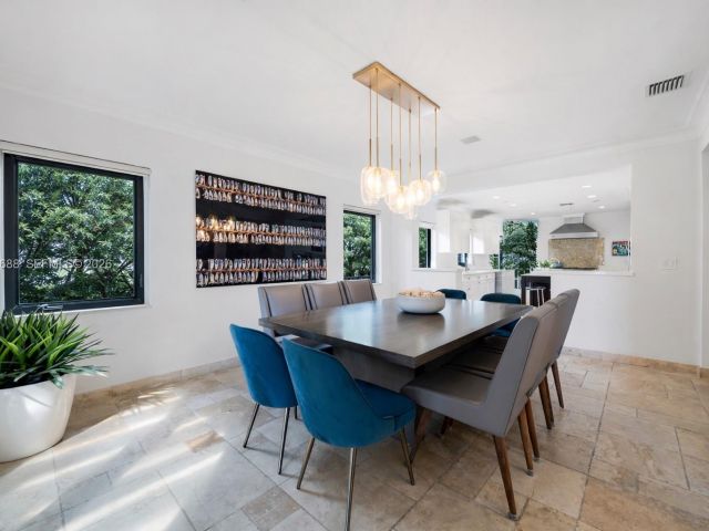 Home for sale at 744 Lakeview Dr - photo 7468955