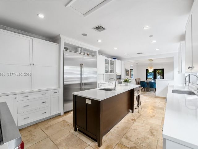 Home for sale at 744 Lakeview Dr - photo 7468960