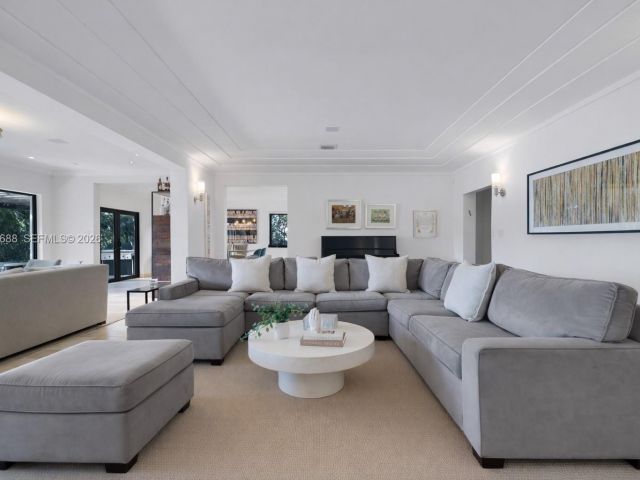 Home for sale at 744 Lakeview Dr - photo 7468962