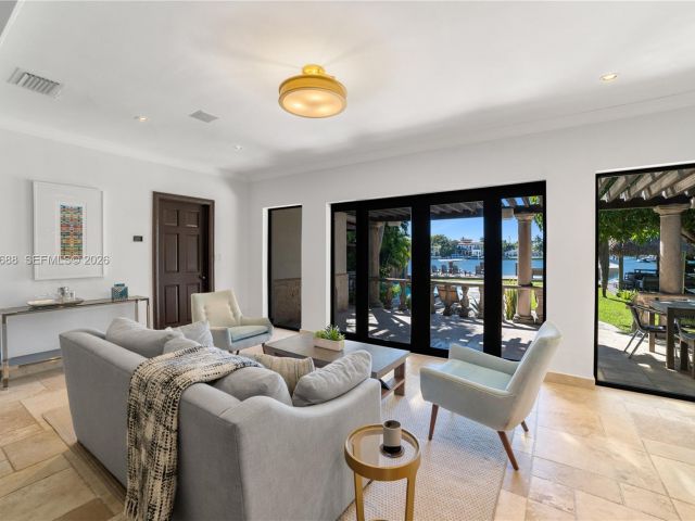 Home for sale at 744 Lakeview Dr - photo 7468965