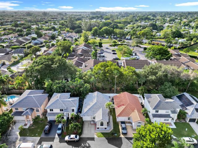 Home for sale at 10337 Coventry Ct - photo 7434266