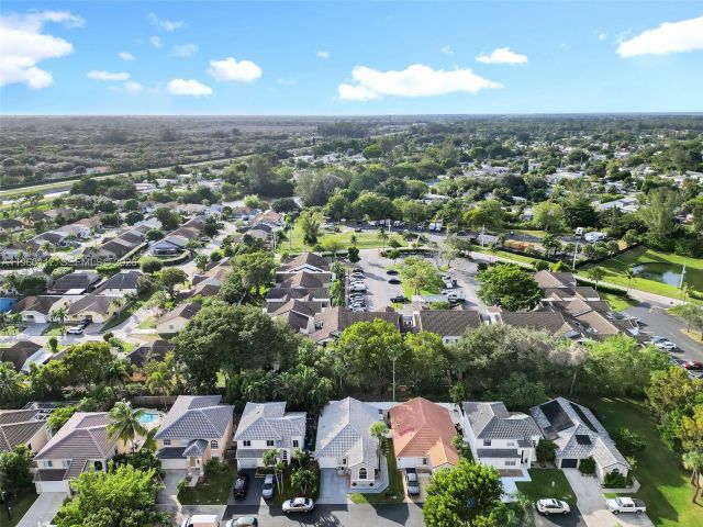 Home for sale at 10337 Coventry Ct - photo 7434267