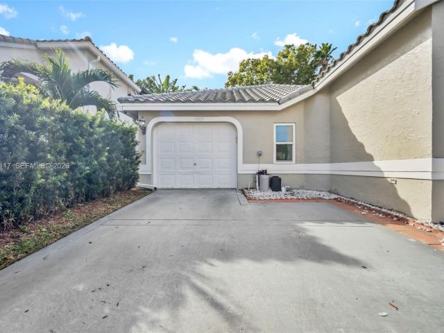 Home for sale at 10337 Coventry Ct - photo 7434273