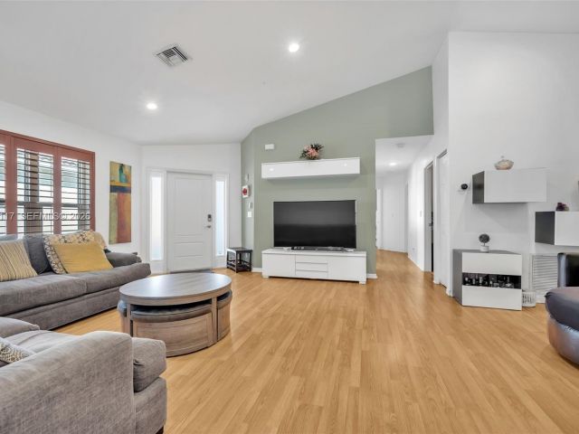 Home for sale at 10337 Coventry Ct - photo 7434277