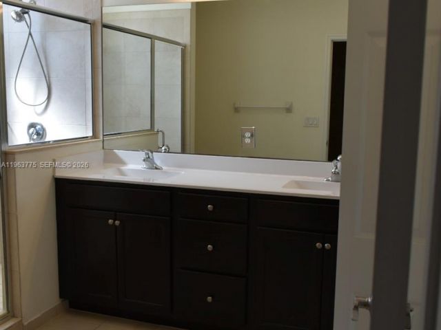 3-bedroom home for rent in Homestead - 3392 SE 1st St - MondialRealty