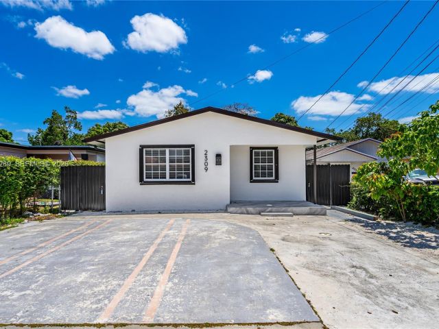 Home for sale at 2309 SW 62nd Ave - photo 7439579