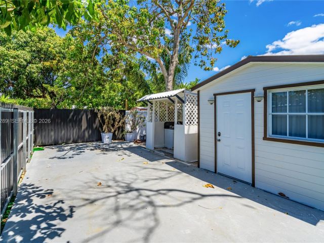 Home for sale at 2309 SW 62nd Ave - photo 7439581