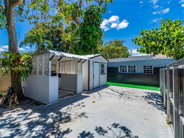 Home for sale at 2309 SW 62nd Ave - photo 7439582