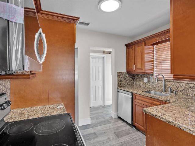 Home for sale at 2309 SW 62nd Ave - photo 7439589