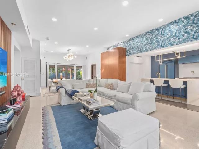 3-bedroom home for rent in Miami Beach - 8030 Noremac Ave N/A - MondialRealty