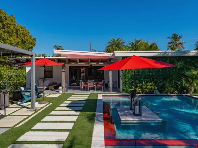 3-bedroom home for rent in Miami Beach - 8030 Noremac Ave N/A - MondialRealty