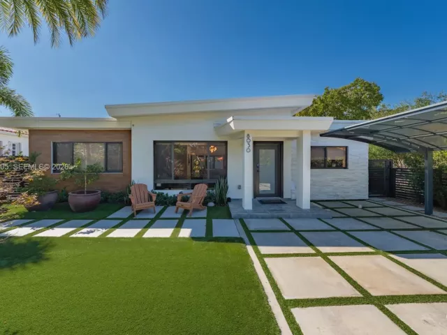 3-bedroom home for rent in Miami Beach - 8030 Noremac Ave N/A - MondialRealty