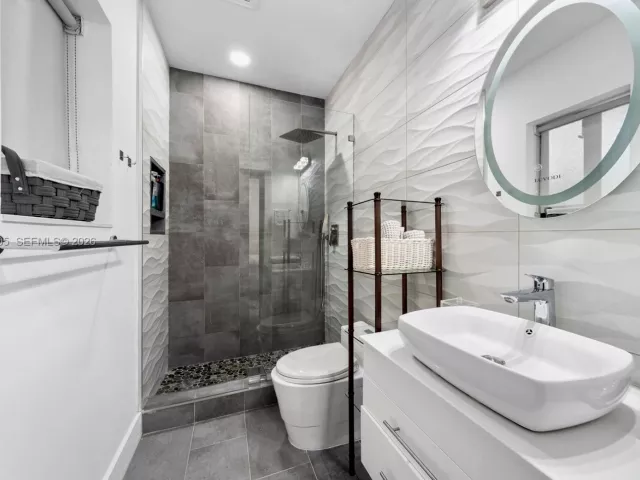 3-bedroom home for rent in Miami Beach - 8030 Noremac Ave N/A - MondialRealty