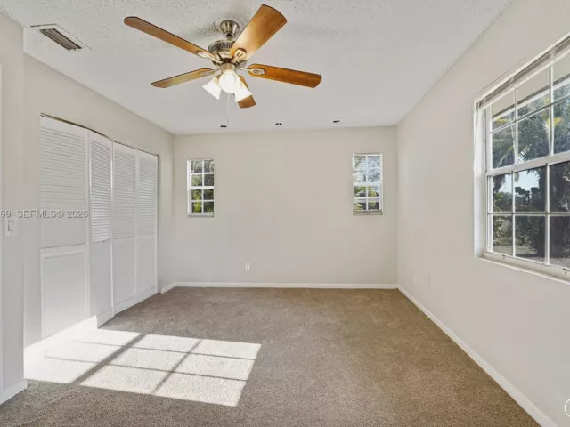 3-bedroom home for sale in West Palm Beach - 13010 60th St N - MondialRealty