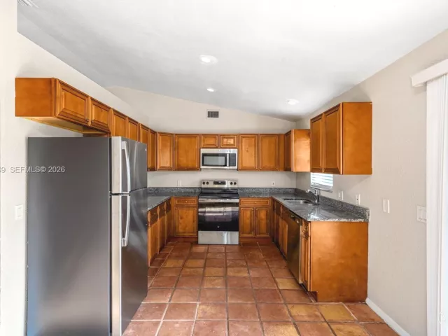 3-bedroom home for sale in West Palm Beach - 13010 60th St N - MondialRealty