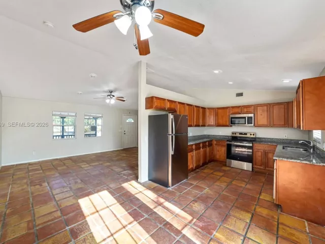 3-bedroom home for sale in West Palm Beach - 13010 60th St N - MondialRealty