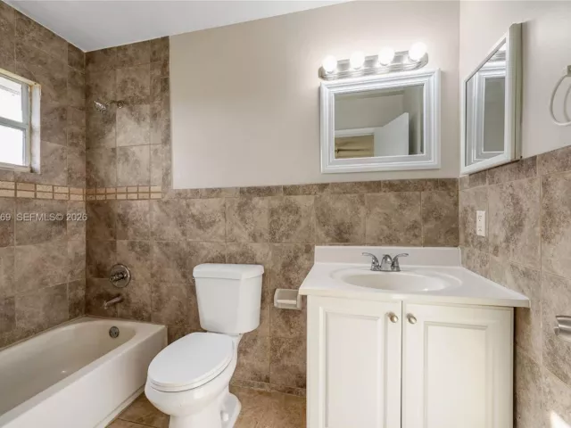 3-bedroom home for sale in West Palm Beach - 13010 60th St N - MondialRealty