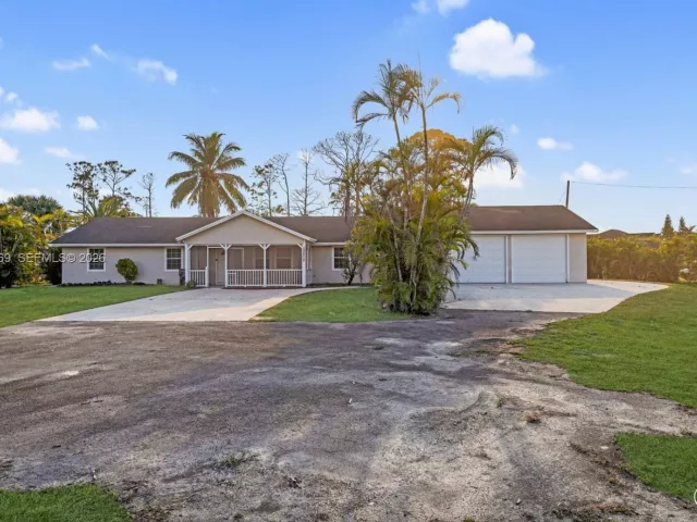 3-bedroom home for sale in West Palm Beach - 13010 60th St N - MondialRealty