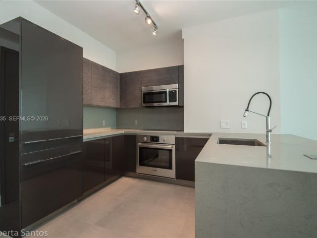 Apartment for rent  Unit #3205 - photo 7453702