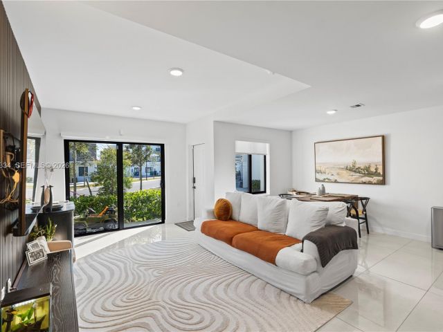 4-bedroom home for rent in Homestead - 14595 SW 261st St 14595 - MondialRealty