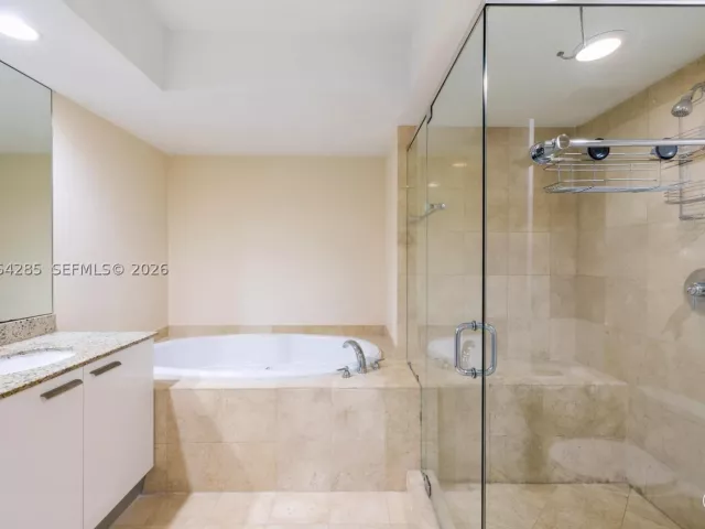 2-bedroom condo for rent in Hallandale Beach - 1800 S Ocean Dr 1010 - MondialRealty