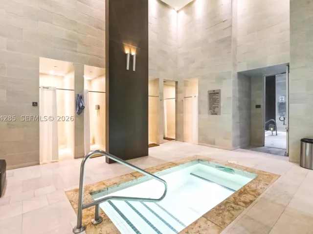 2-bedroom condo for rent in Hallandale Beach - 1800 S Ocean Dr 1010 - MondialRealty