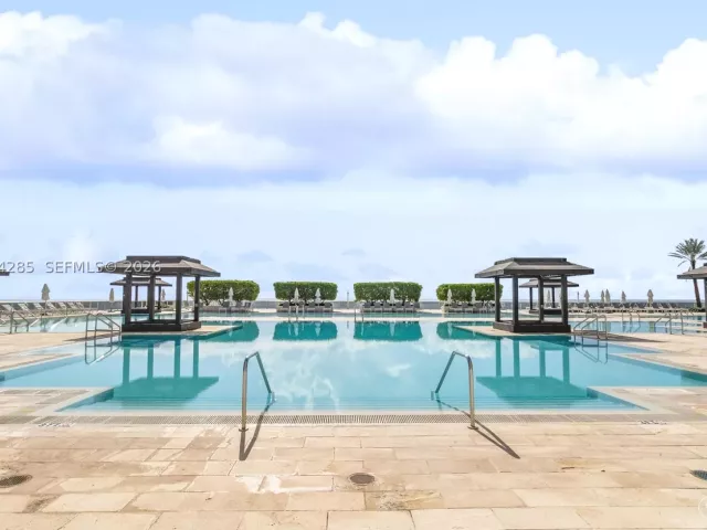 2-bedroom condo for rent in Hallandale Beach - 1800 S Ocean Dr 1010 - MondialRealty