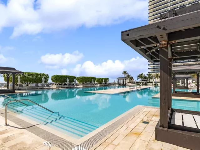 2-bedroom condo for rent in Hallandale Beach - 1800 S Ocean Dr 1010 - MondialRealty