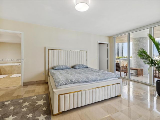 Apartment for rent  Unit #1010 - photo 7426669