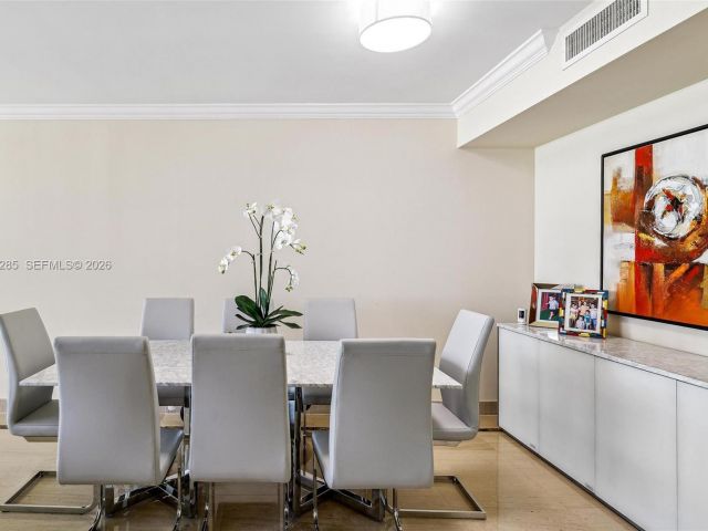 Apartment for rent  Unit #1010 - photo 7426678