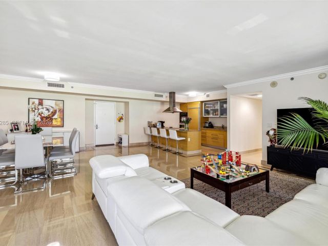 Apartment for rent  Unit #1010 - photo 7426680