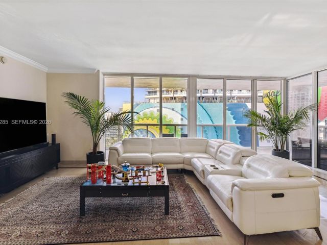 Apartment for rent  Unit #1010 - photo 7426683