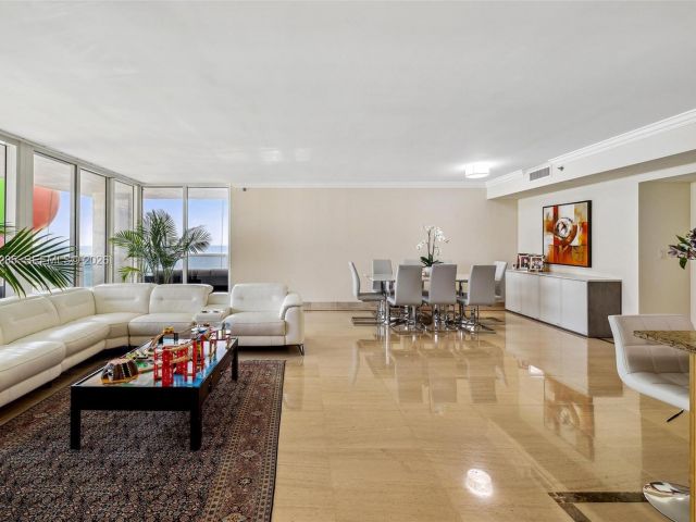 Apartment for rent  Unit #1010 - photo 7426684