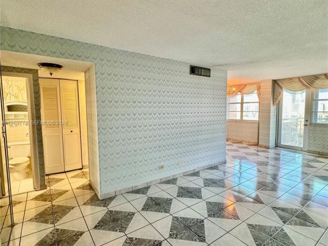 Apartment for sale  Unit #1715 - photo 7497996