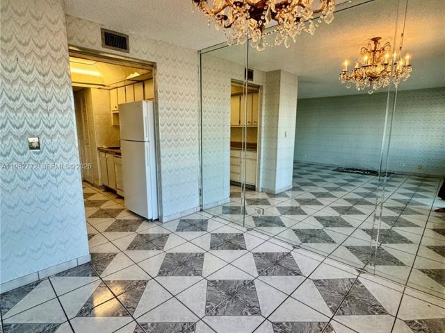 Apartment for sale  Unit #1715 - photo 7498005