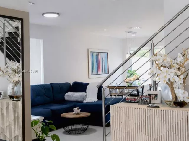 4-bedroom home for sale in Doral - 10464 NW 66th St - MondialRealty