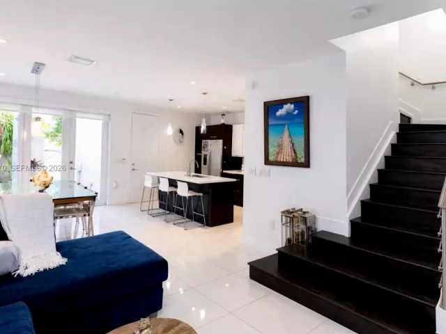 4-bedroom home for sale in Doral - 10464 NW 66th St - MondialRealty