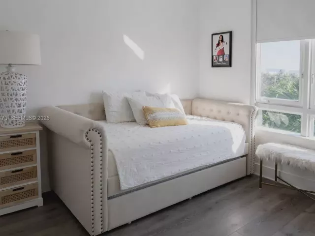 4-bedroom home for sale in Doral - 10464 NW 66th St - MondialRealty