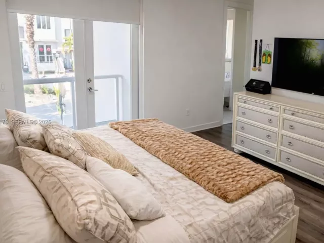 4-bedroom home for sale in Doral - 10464 NW 66th St - MondialRealty