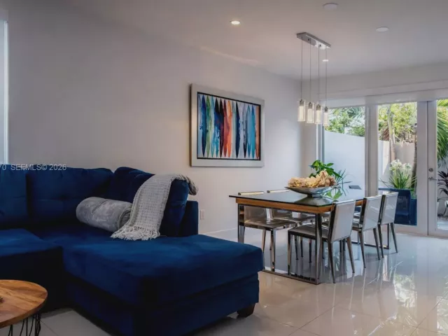 4-bedroom home for sale in Doral - 10464 NW 66th St - MondialRealty