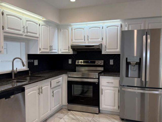 Home for rent at 19253 Carolina Cir - photo 7421822