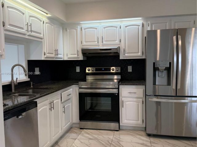 Home for rent at 19253 Carolina Cir - photo 7421823