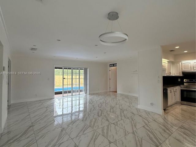 Home for rent at 19253 Carolina Cir - photo 7421825