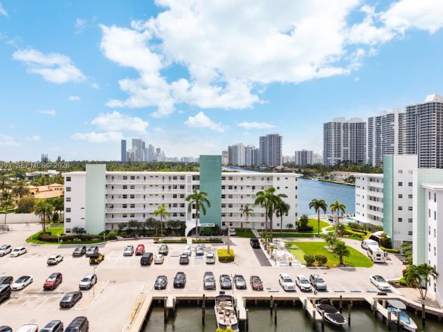 2-bedroom condo for sale in Hallandale Beach - 3161 S Ocean Dr 809 - MondialRealty